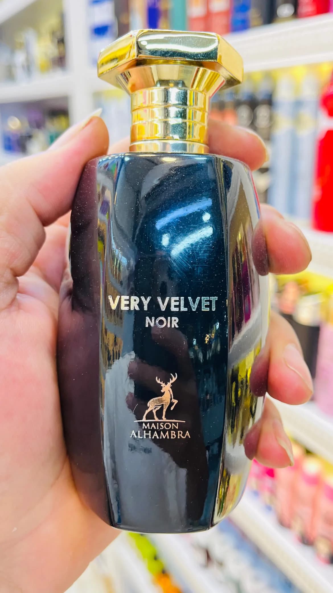 عطر Very Velvet Noir - Maison Alhambra